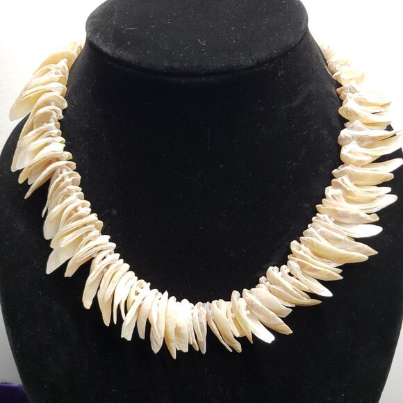 White Shell Chip And Seed Bead Necklace - Picture 1 of 12